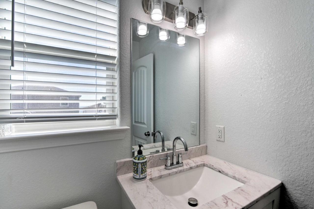 Coastal Surfside Beach House Walk To The Ocean! Bagian luar foto